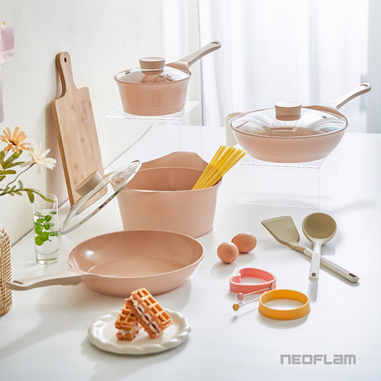 【韓國NEOFLAM 】BELA系列24cm雙耳湯鍋+玻璃蓋(CK-PT-T13S-MT),GF1385,【韓國NEOFLAM】BELA系列24cm雙耳湯鍋+玻璃蓋(CK-PT-T13S-MT),全館商品,生活用品,品牌分類